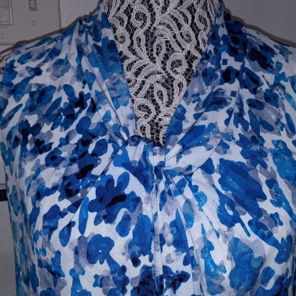 Women's Calvin Klein sleeveless blouse - Picture 2 of 5